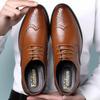 Klassieke herenschoenen met brogue details en veters